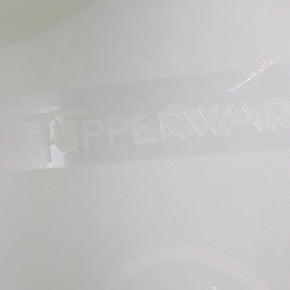 Tupperware - Picture 3 of 4